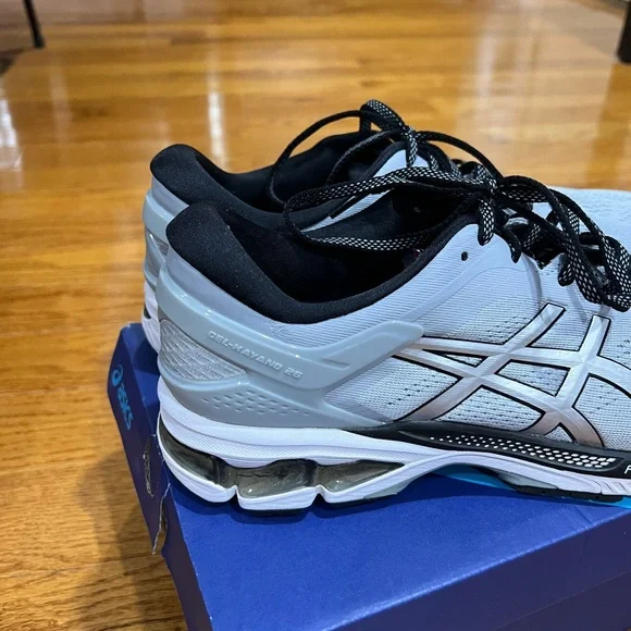 NWT ASICS Gel Kayano 26 Gray and Black Athletic Sneakers - Picture 4 of 8